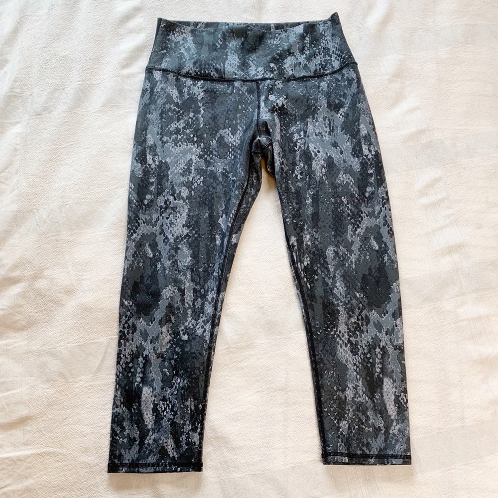 ALO YOGA Black Python Airbrush High Waisted Leggin - Picture 6 of 14